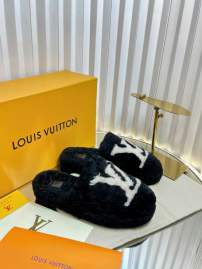 Picture of Louis Vuitton Slippers _SKULVsz35-39mnq1120515